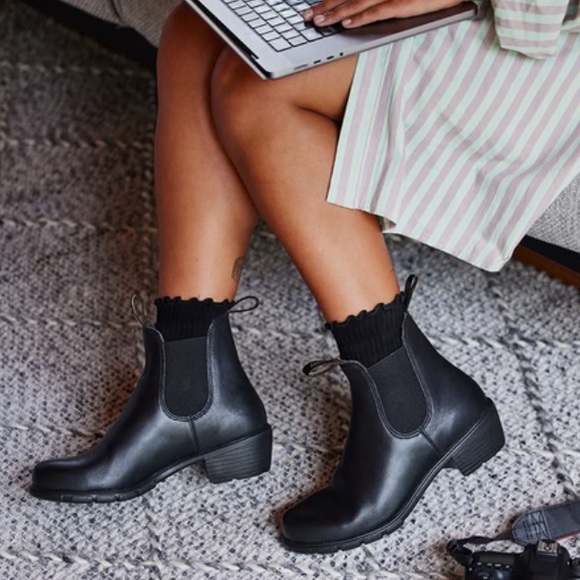 Blundstone 1671 pull on Chelsea heeled boot black 9.5 - Picture 4 of 12